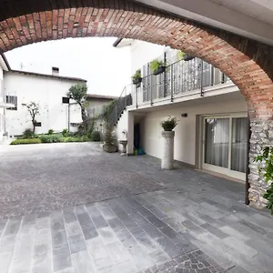 Corte Elvira , Manerba del Garda Włochy